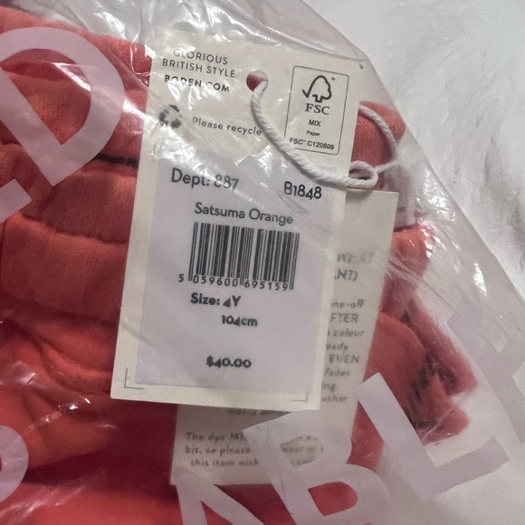 𝅺BODEN Garment-dyed Sweatshorts
Satsuma Orange - Picture 4 of 4